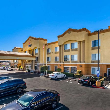 Comfort Inn & Suites Sacramento - University Area Экстерьер фото
