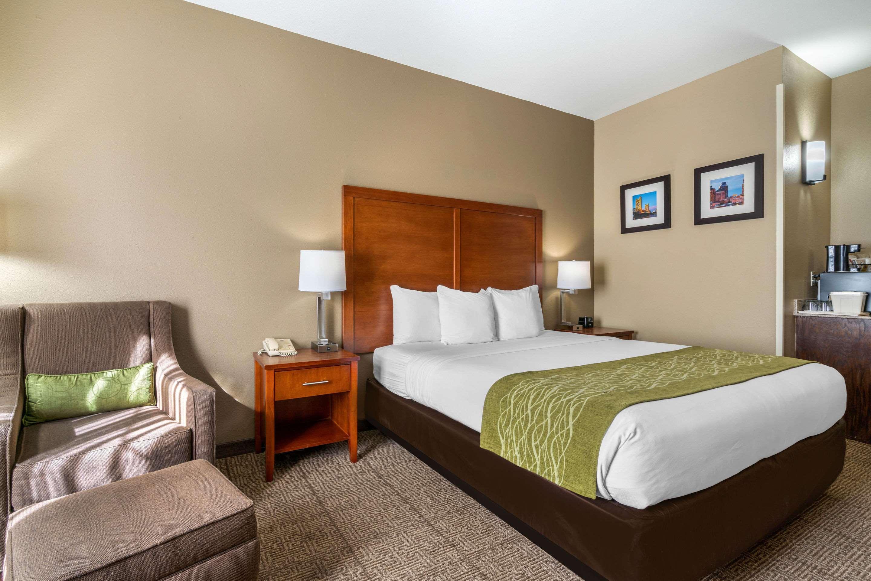 Comfort Inn & Suites Sacramento - University Area Экстерьер фото