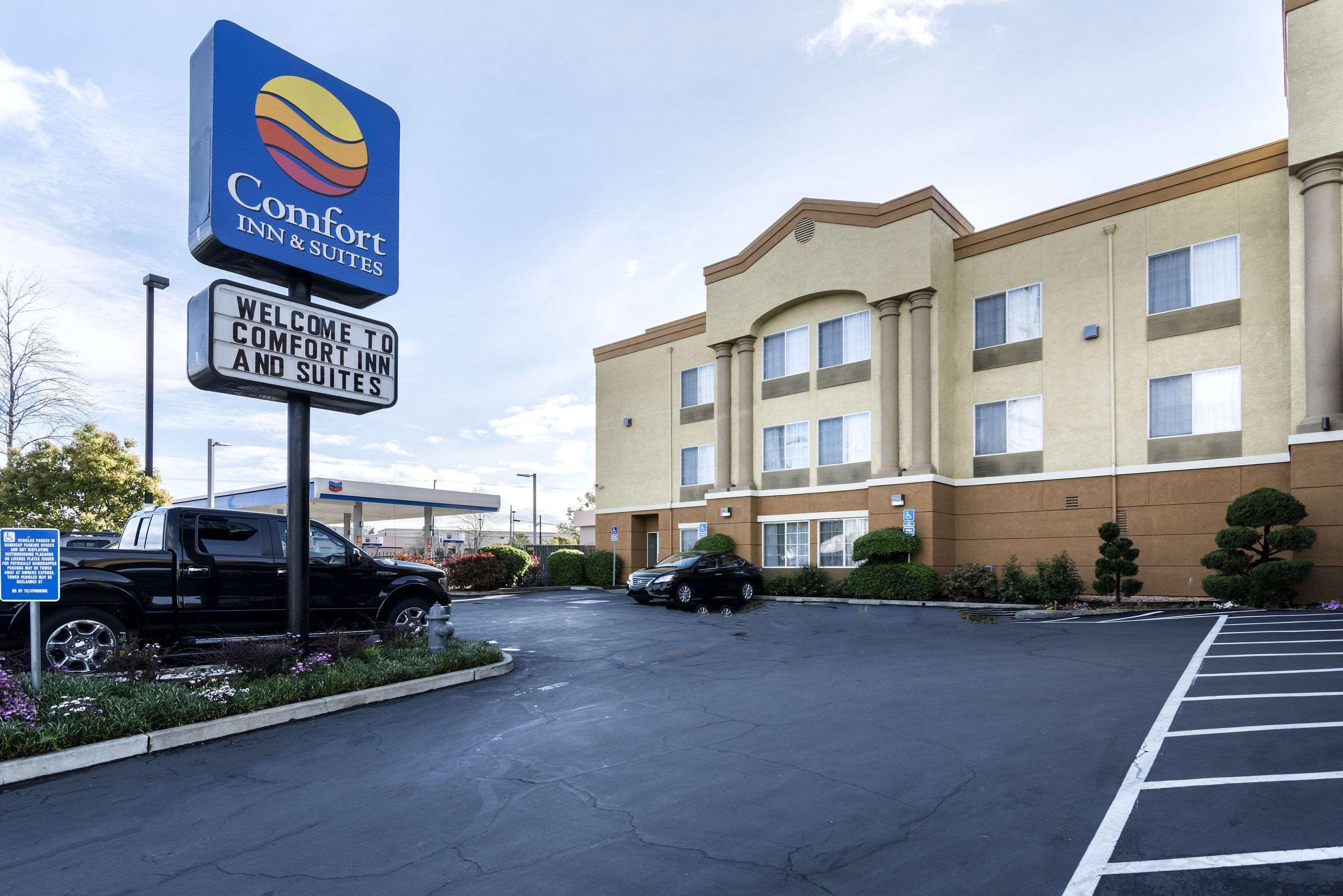 Comfort Inn & Suites Sacramento - University Area Экстерьер фото