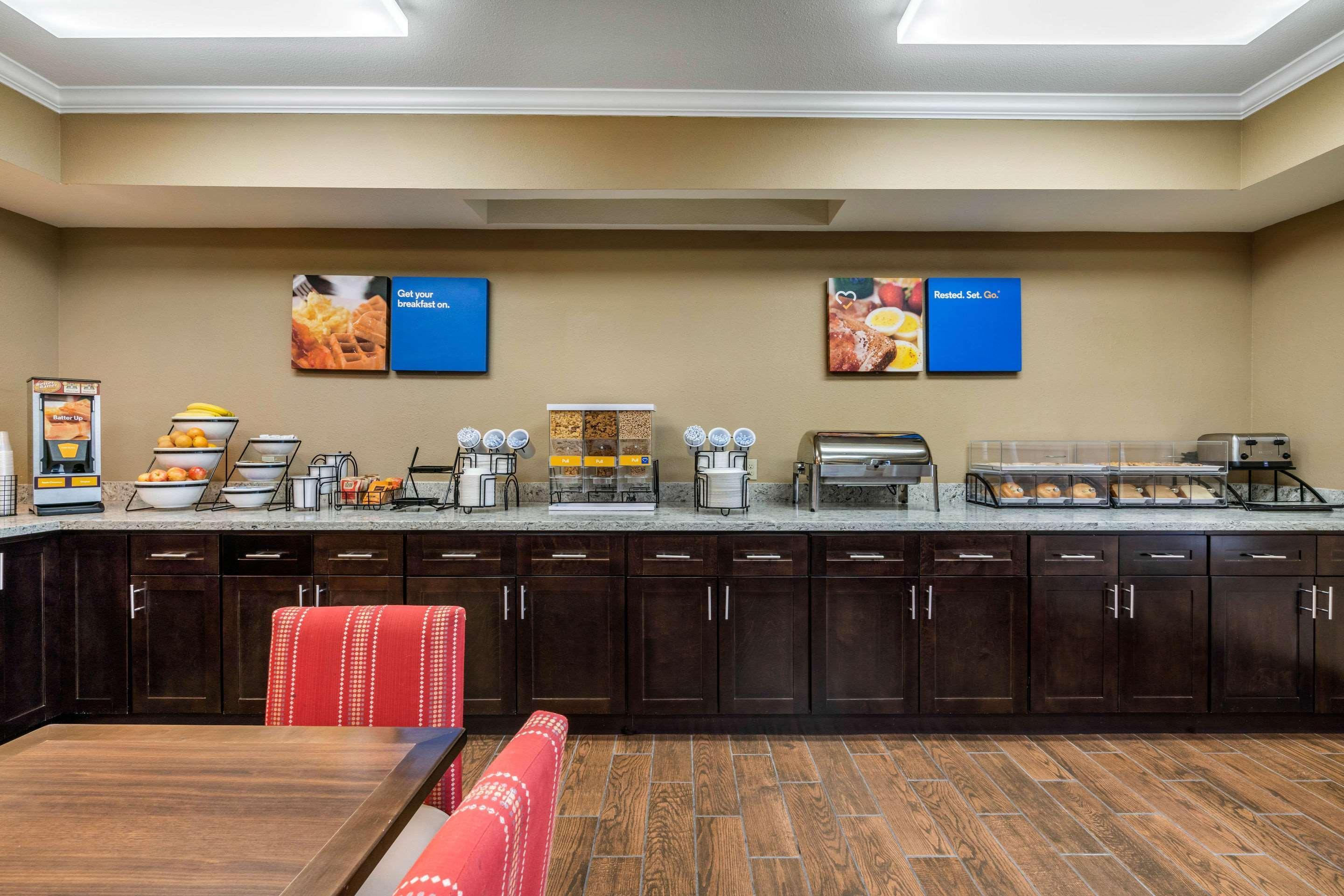 Comfort Inn & Suites Sacramento - University Area Экстерьер фото