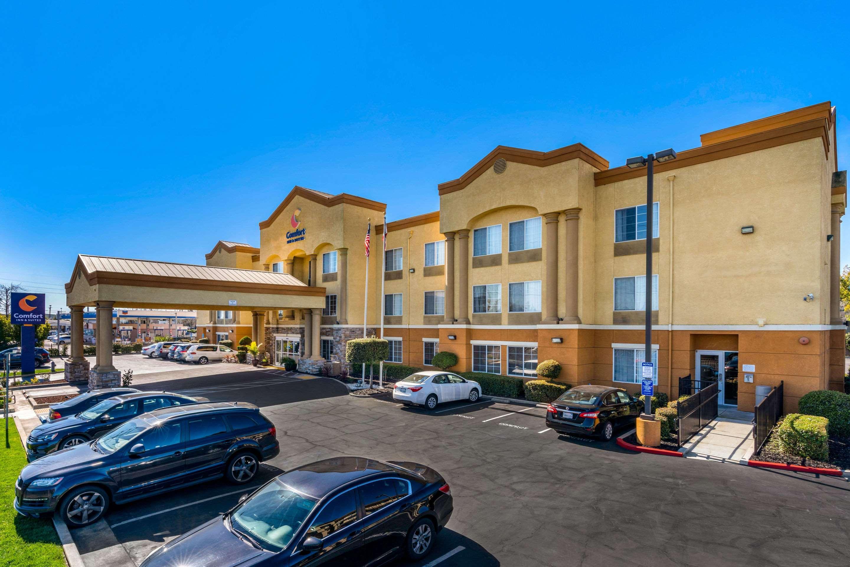 Comfort Inn & Suites Sacramento - University Area Экстерьер фото