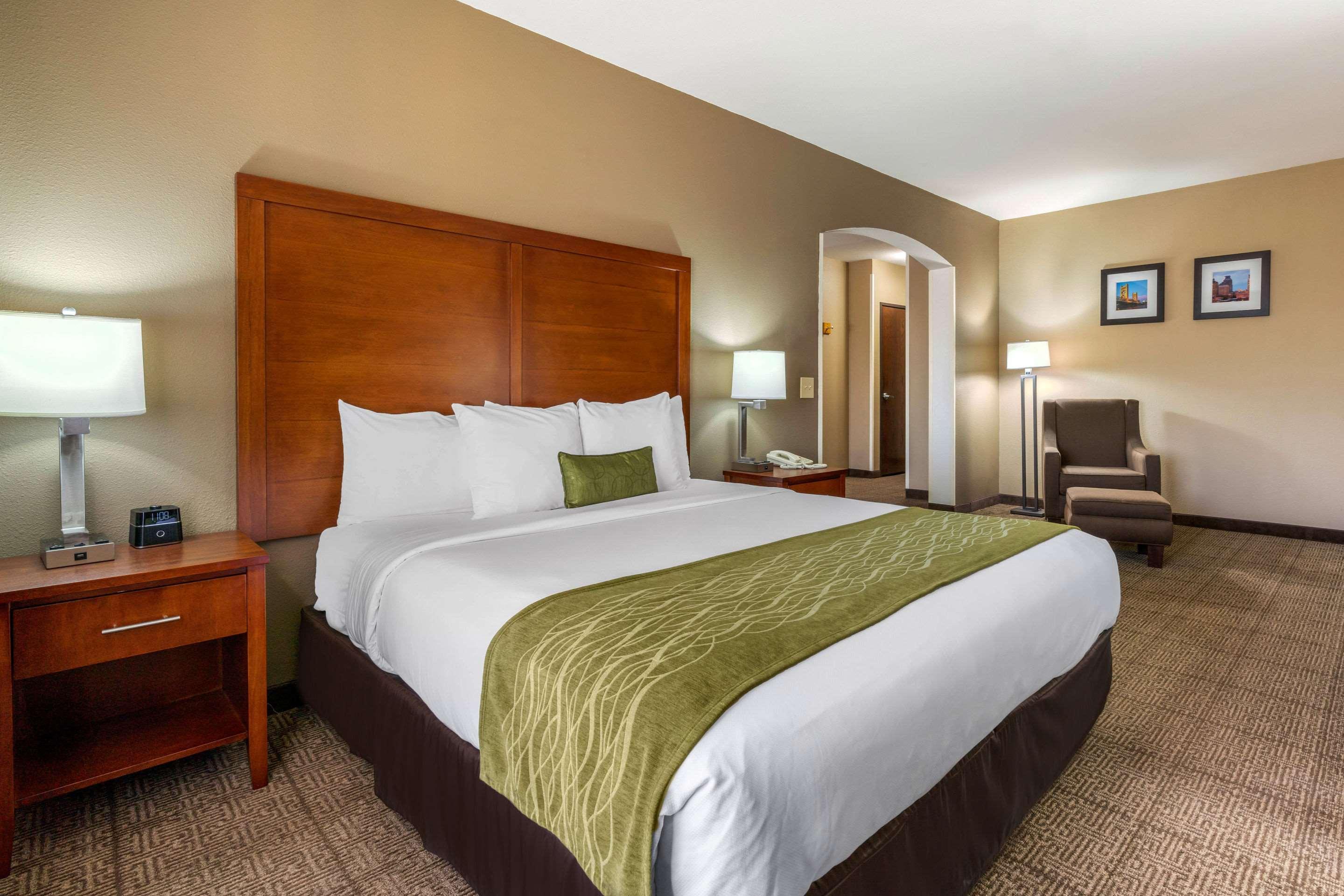Comfort Inn & Suites Sacramento - University Area Экстерьер фото