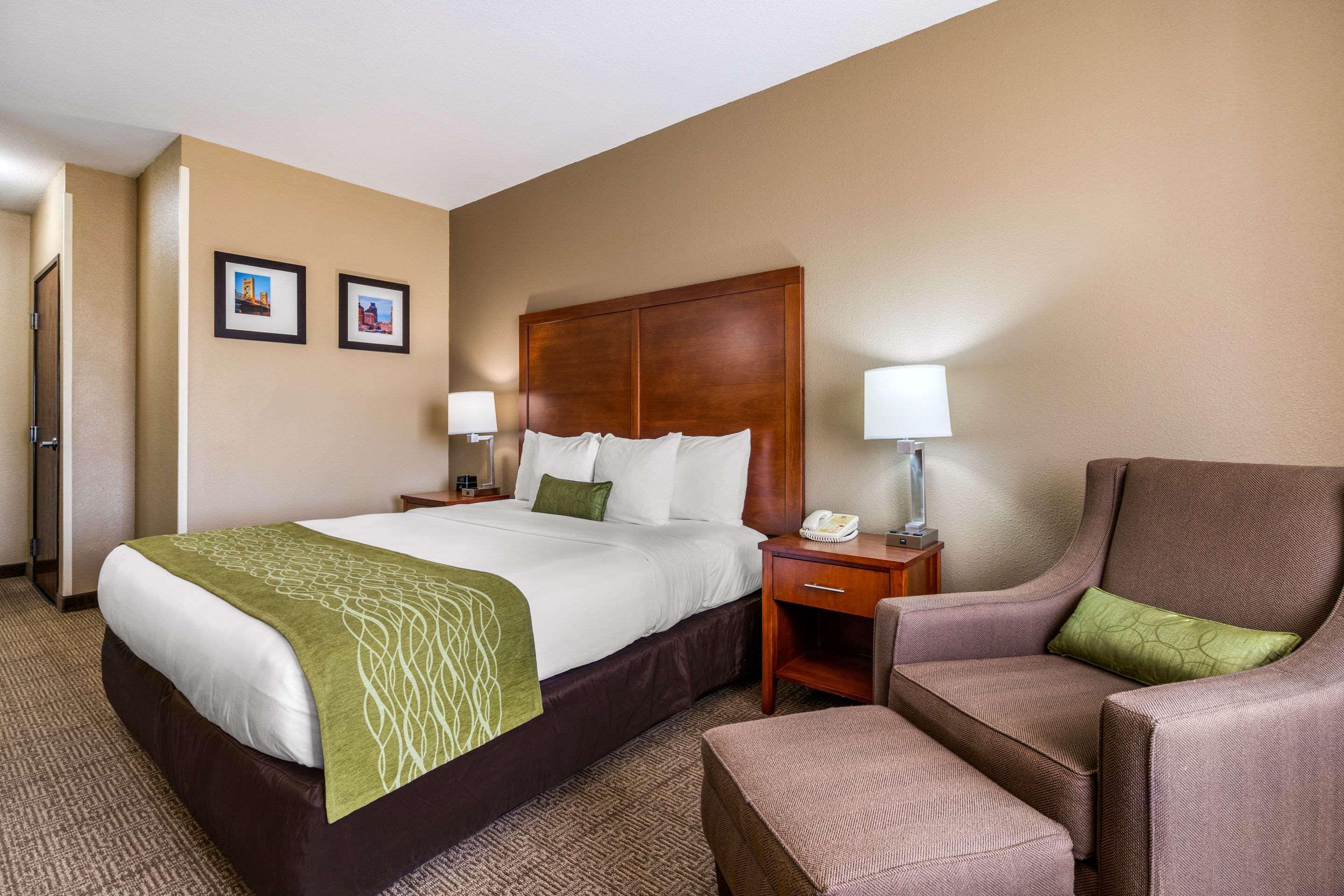 Comfort Inn & Suites Sacramento - University Area Экстерьер фото