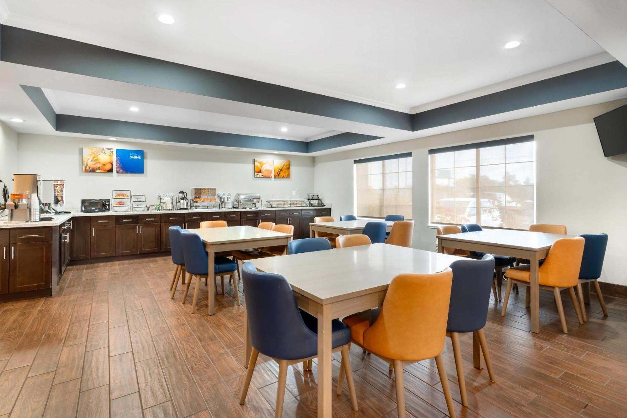 Comfort Inn & Suites Sacramento - University Area Экстерьер фото