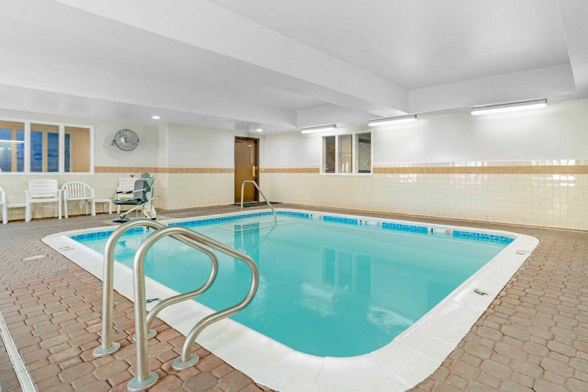Comfort Inn & Suites Sacramento - University Area Экстерьер фото