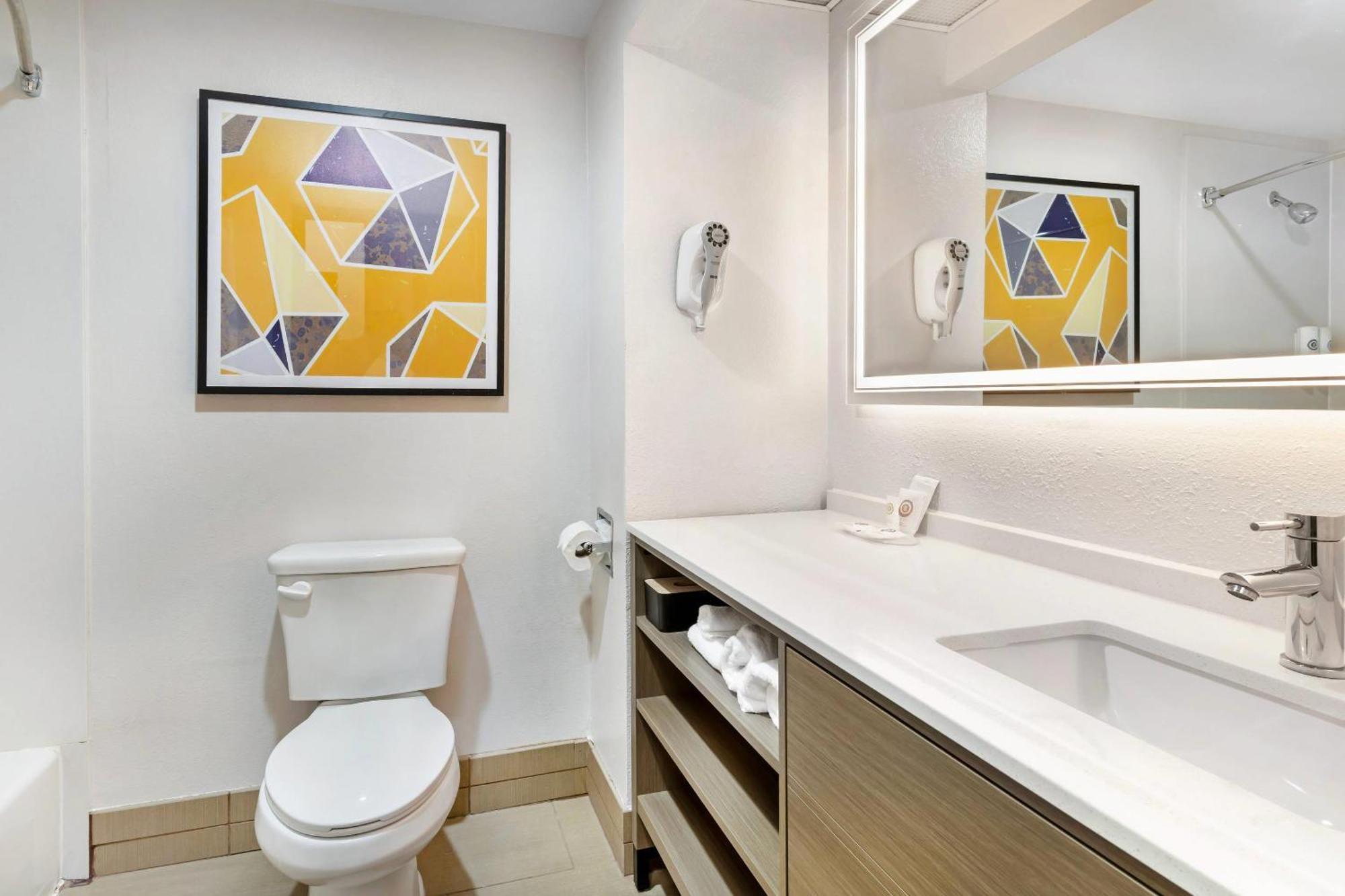Comfort Inn & Suites Sacramento - University Area Экстерьер фото