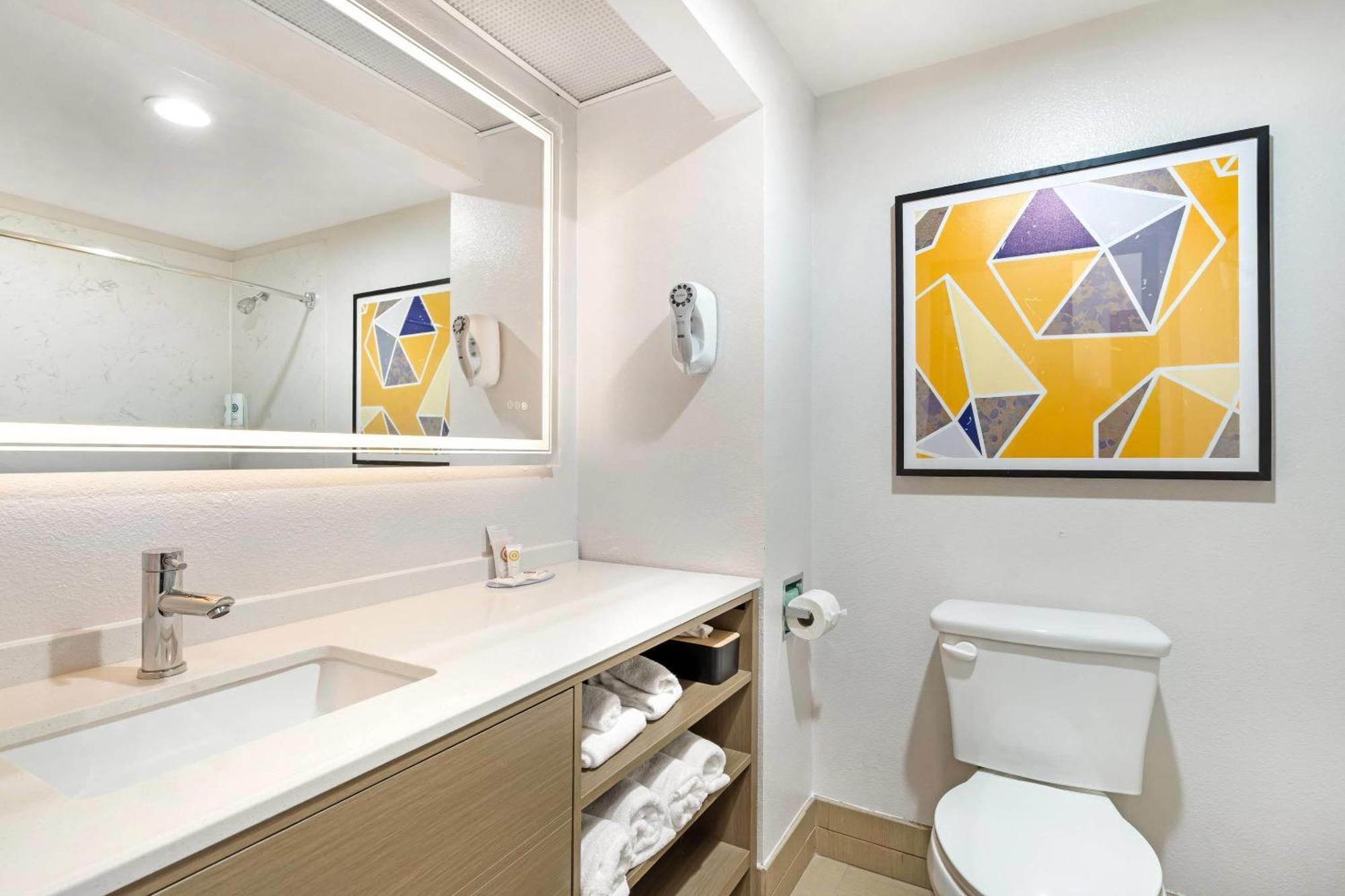 Comfort Inn & Suites Sacramento - University Area Экстерьер фото