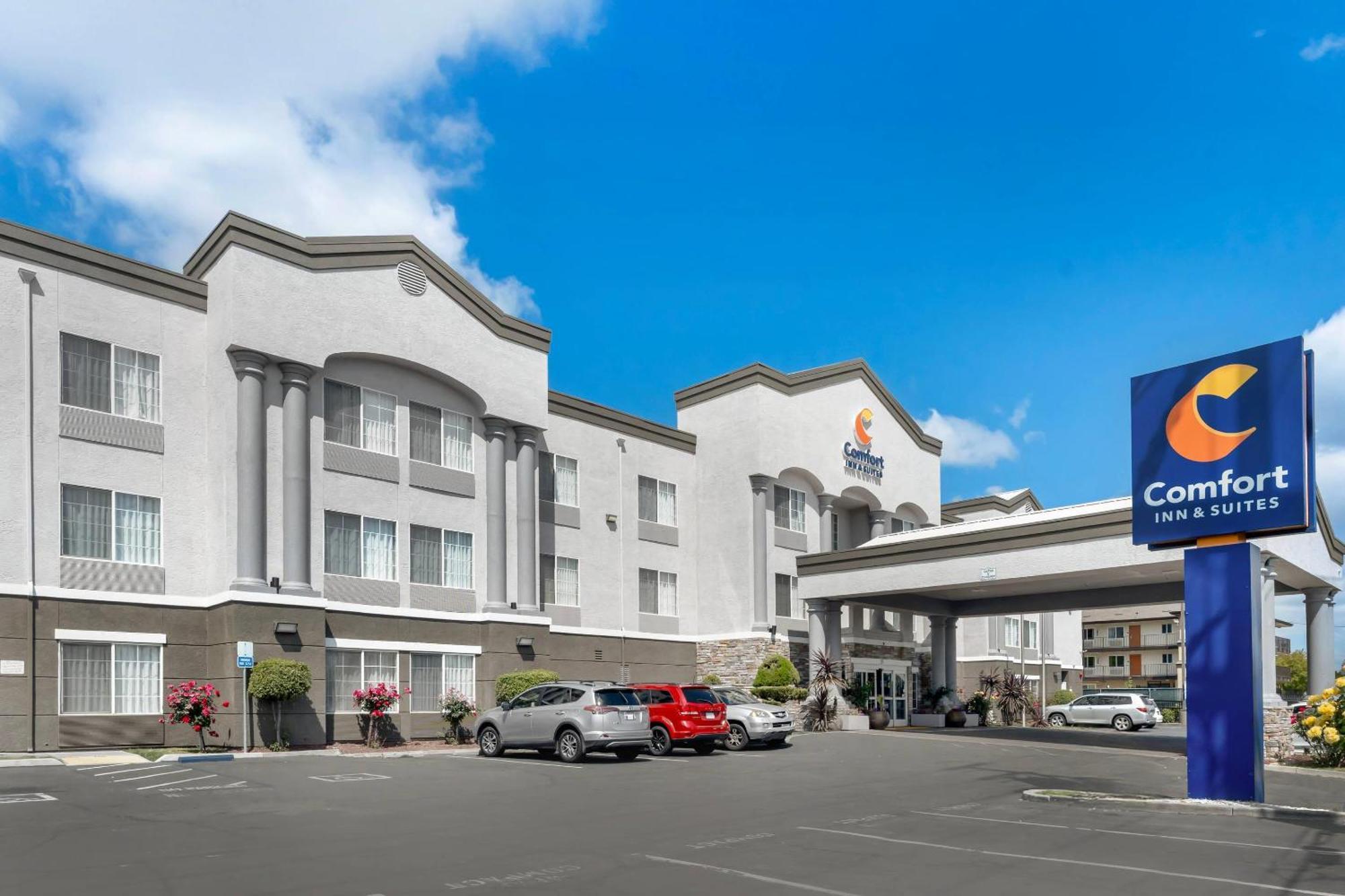 Comfort Inn & Suites Sacramento - University Area Экстерьер фото